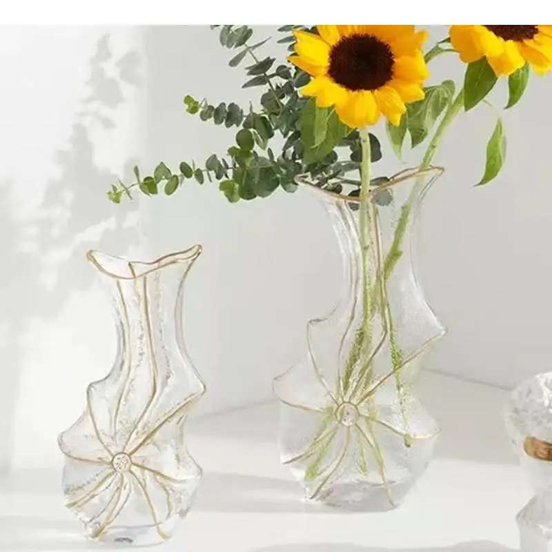 Crafts Glass Vase Transparent Hydroponic Flower Pots Desk Decoration Artificial Decorative Floral Arrangement
Crafts Glass Vase Transparent Hydroponic Flower Pots Desk Decoration Artificial Decorative Floral Arrangement