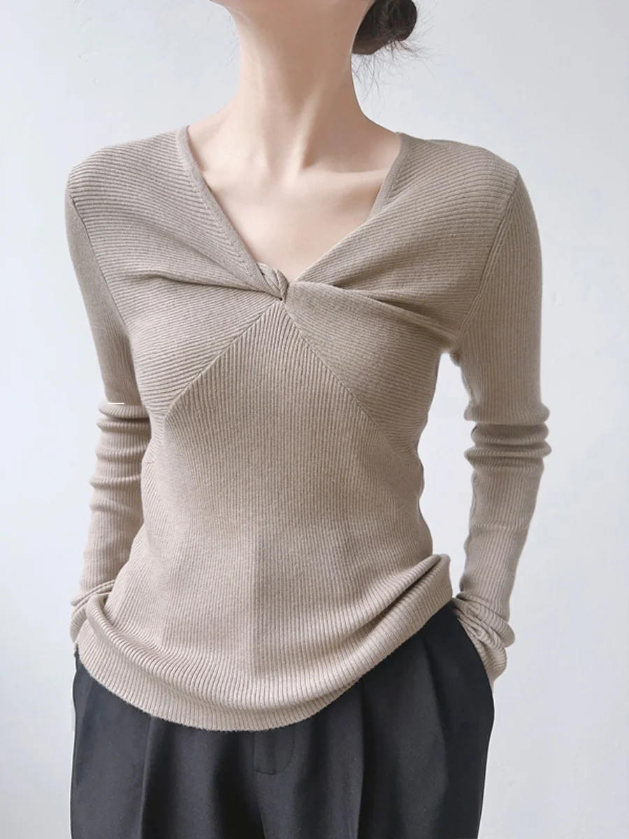 Женский трикотажный джемпер с V-образным вырезом, облегающий, для ношения под одеждой, весна-осень, цвет кэмел, с узлами, для повседневной носки, модный
Женский трикотажный джемпер с V-образным вырезом, облегающий, для ношения под одеждой, весна-осень, цвет кэмел, с узлами, для повседневной носки, модный