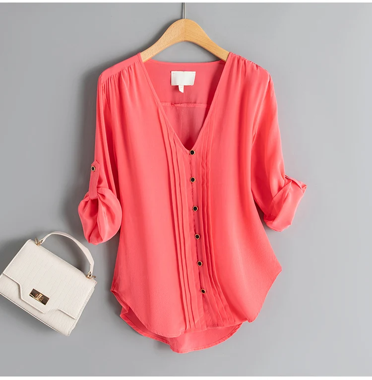 New silk casual versatile top with double crepe solid color V-neck
New silk casual versatile top with double crepe solid color V-neck