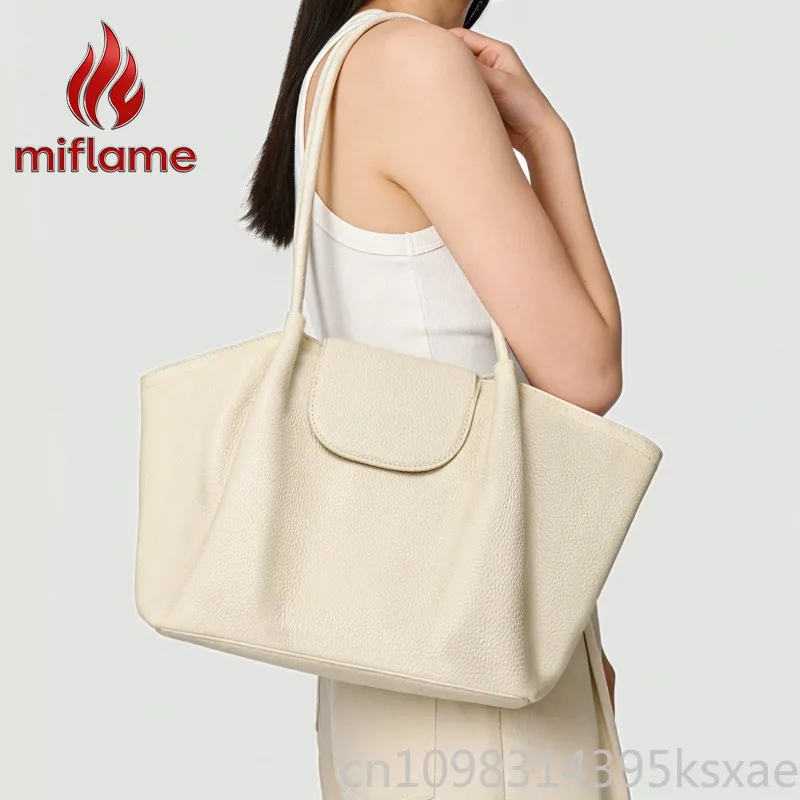 Women's Commuter Tote Bag with Durable Top-Grain Leather & Large Capacity Fashion Work Daily Handbag
Women's Commuter Tote Bag with Durable Top-Grain Leather & Large Capacity Fashion Work Daily Handbag