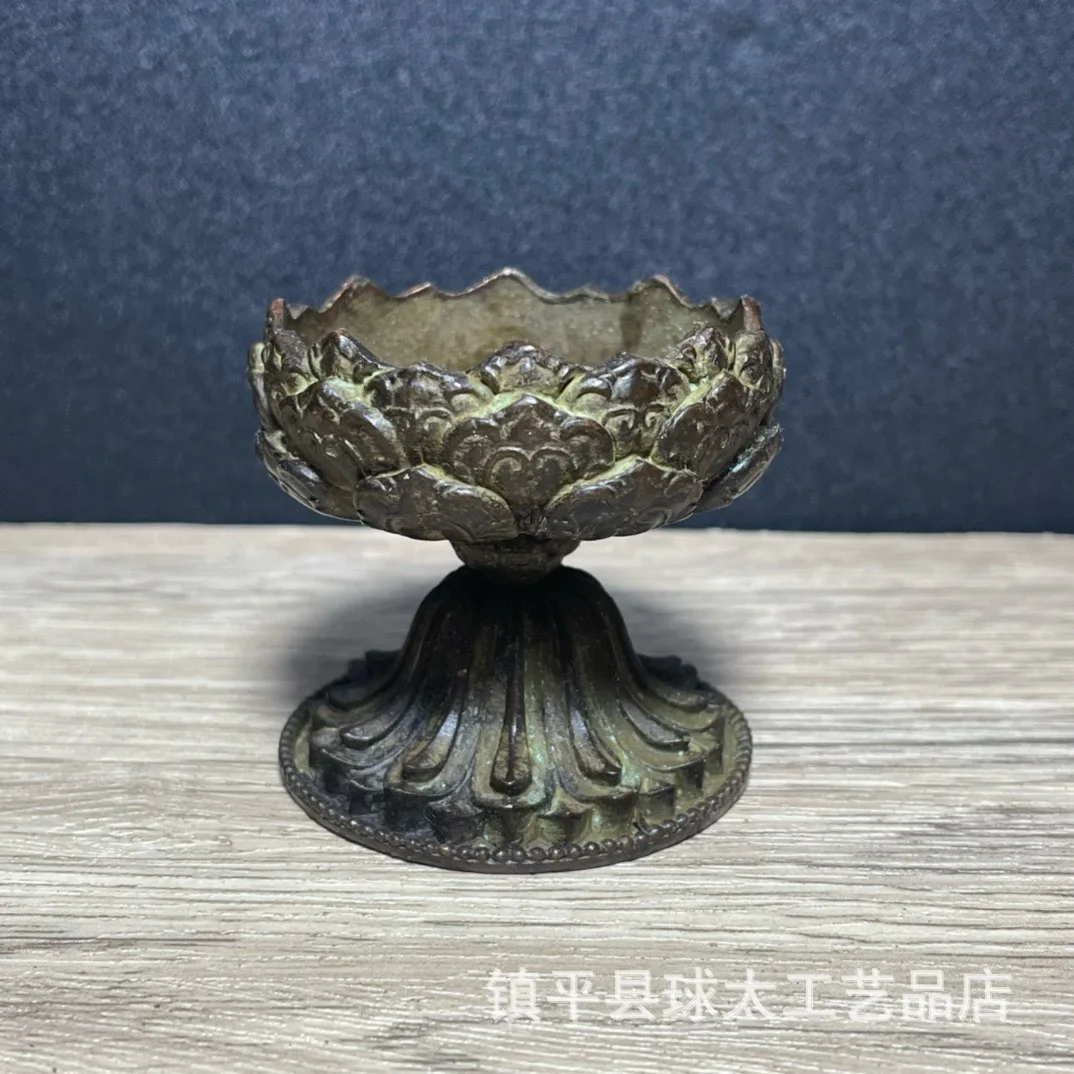 Ancient brass lotus lamp lotus incense burner household indoor ancient lotus lamp sandalwood Chinese incense burner 
Ancient brass lotus lamp lotus incense burner household indoor ancient lotus lamp sandalwood Chinese incense burner