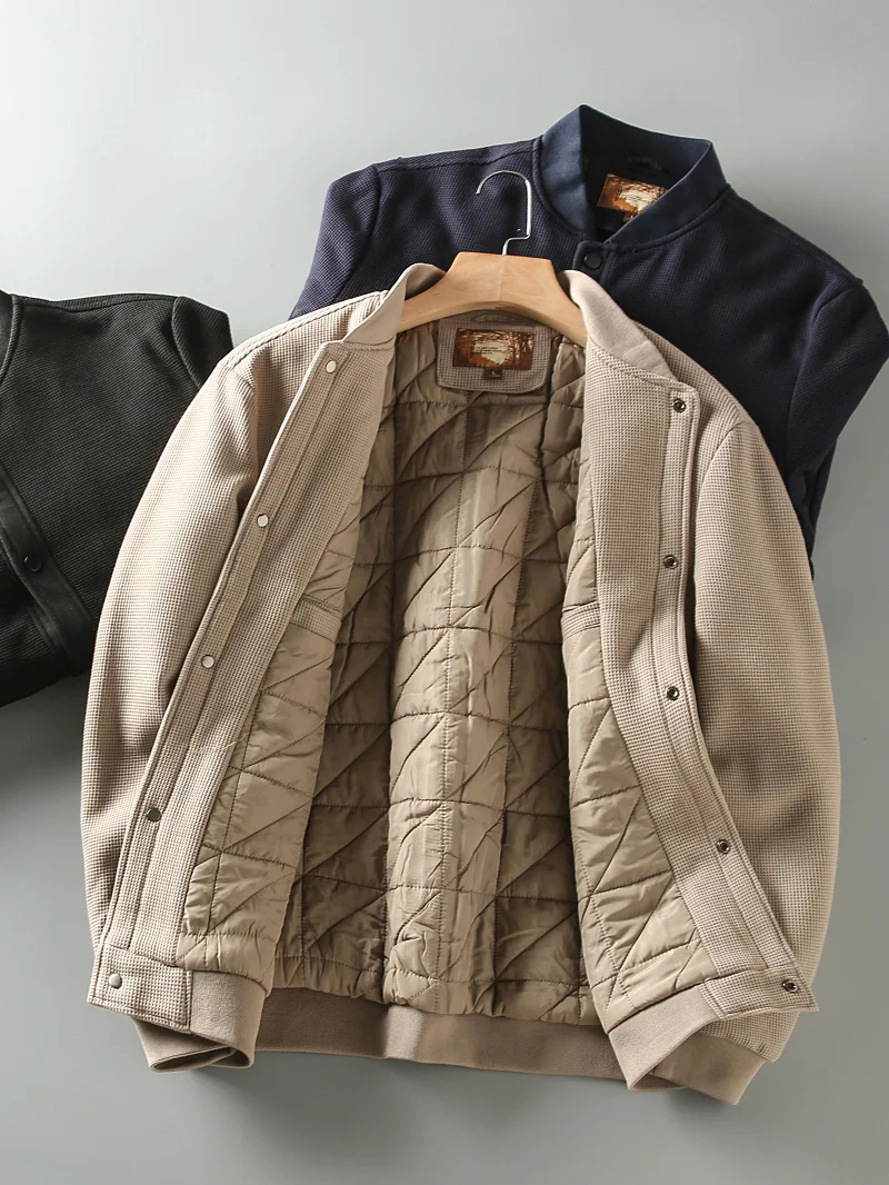 Зимняя утепленная хлопковая куртка мужская повседневная с воротником-бомбером, теплая, однотонная, на пуговицах, в американском стиле, приталенного кроя
Зимняя утепленная хлопковая куртка мужская повседневная с воротником-бомбером, теплая, однотонная, на пуговицах, в американском стиле, приталенного кроя