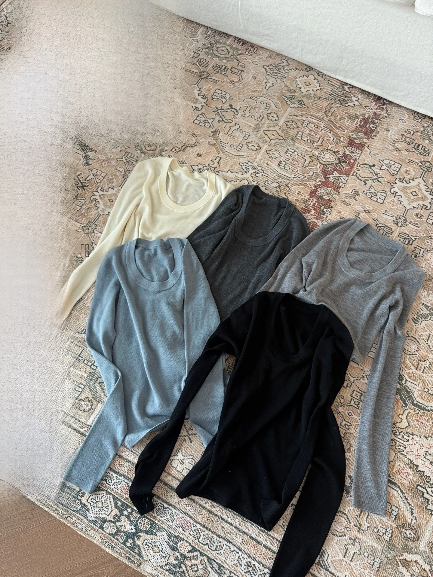 Yangzifan 60-Strand Sl One-Piece 00% Wool Knitted Base irt Women's Casual Sle Stand Fit Long Sve T-irt
Yangzifan 60-Strand Sl One-Piece 00% Wool Knitted Base irt Women's Casual Sle Stand Fit Long Sve T-irt