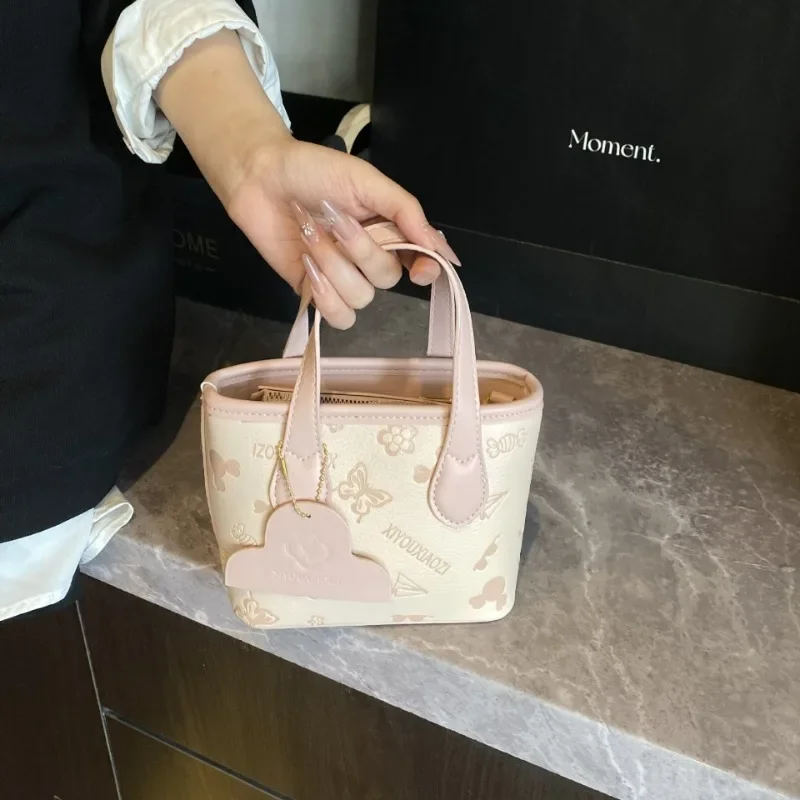 2025 Summer Color Block Mini Bag Women Crossbody with Handle Trending Embossed Print Pattern Shoulder Purse Versatile Chic Style
2025 Summer Color Block Mini Bag Women Crossbody with Handle Trending Embossed Print Pattern Shoulder Purse Versatile Chic Style