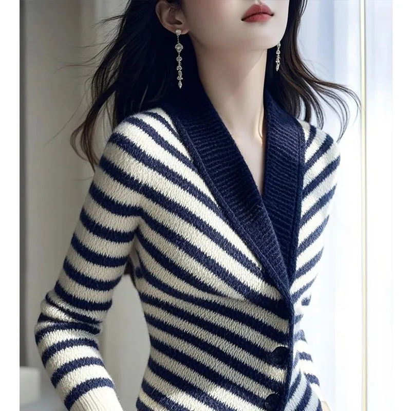 Women Fashion Vintage Elastic Slim Single Breasted Sweaters Spring Autumn New Striped Elegant Chic Knitted Cardigan
Women Fashion Vintage Elastic Slim Single Breasted Sweaters Spring Autumn New Striped Elegant Chic Knitted Cardigan