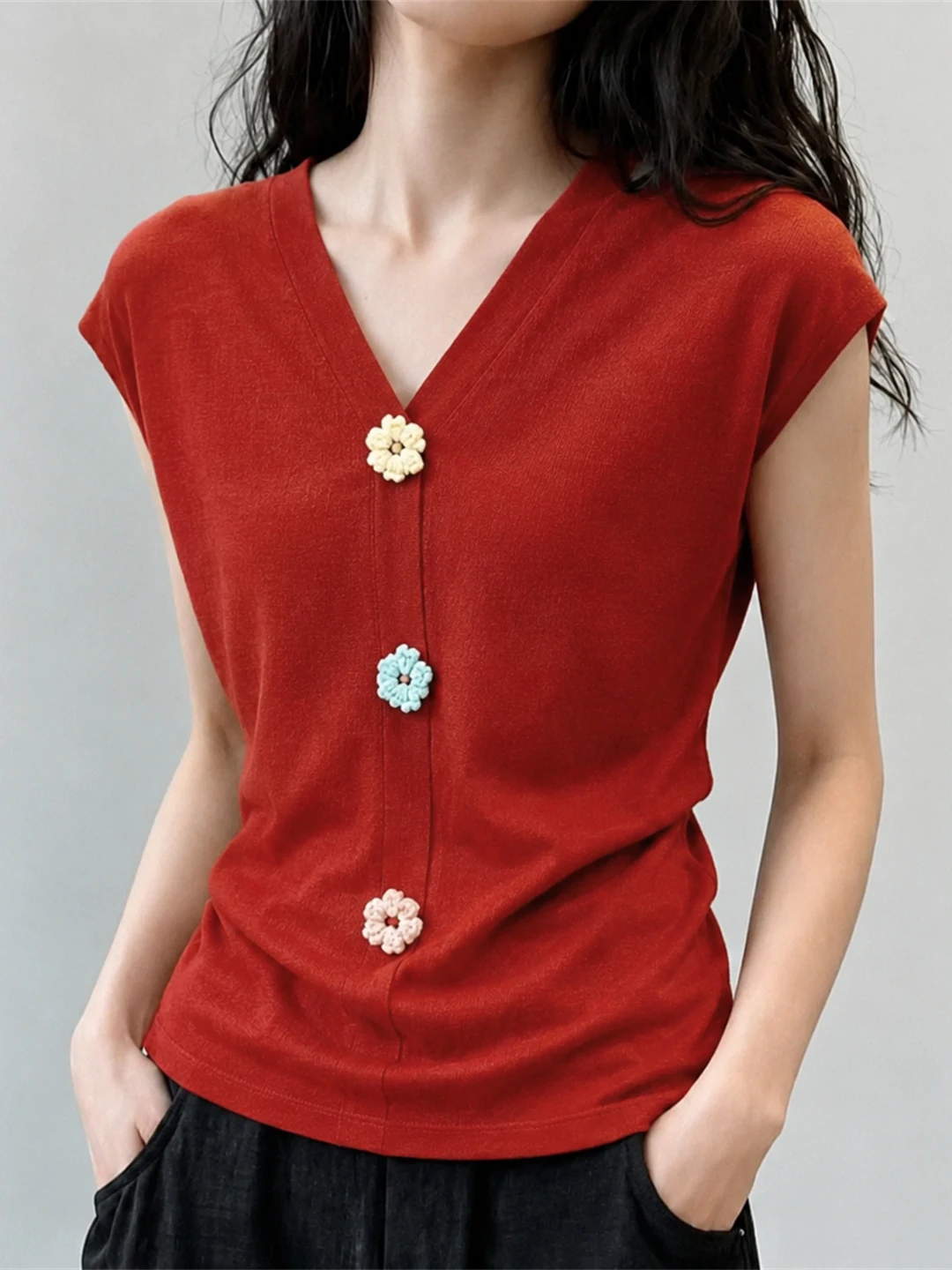 Summer 2026 Ice Silk V-Neck Knit Top Korean Style Floral Design Fashionable Commute Shirt Straight Cut Short Sleeve Women's S...
Summer 2026 Ice Silk V-Neck Knit Top Korean Style Floral Design Fashionable Commute Shirt Straight Cut Short Sleeve Women's S...