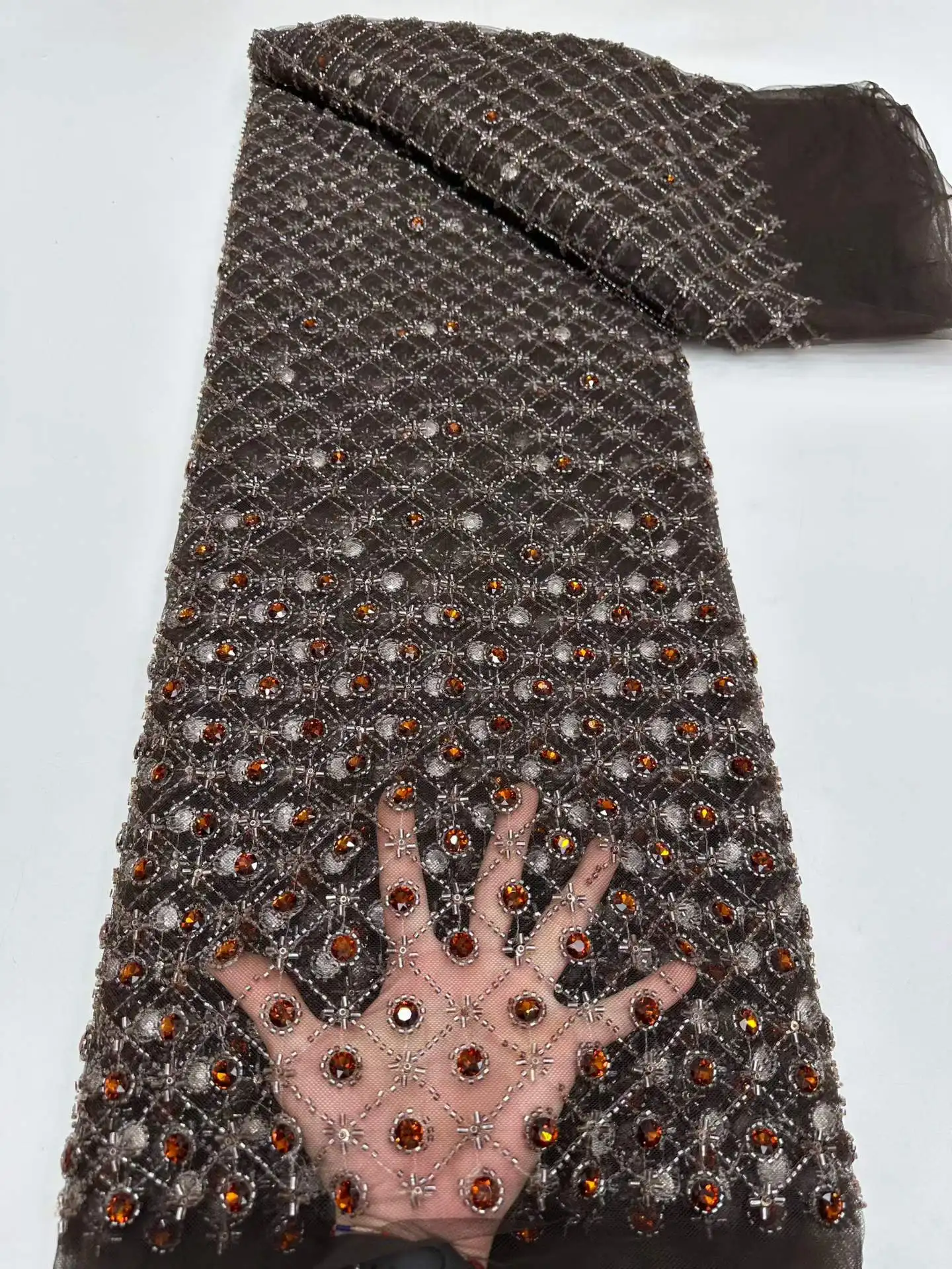2026 Luxury French Mesh Embroidery Beaded Lace Fabric African Nigerian Stones Lace Fabric For Wedding Dress Sewing Material
2026 Luxury French Mesh Embroidery Beaded Lace Fabric African Nigerian Stones Lace Fabric For Wedding Dress Sewing Material