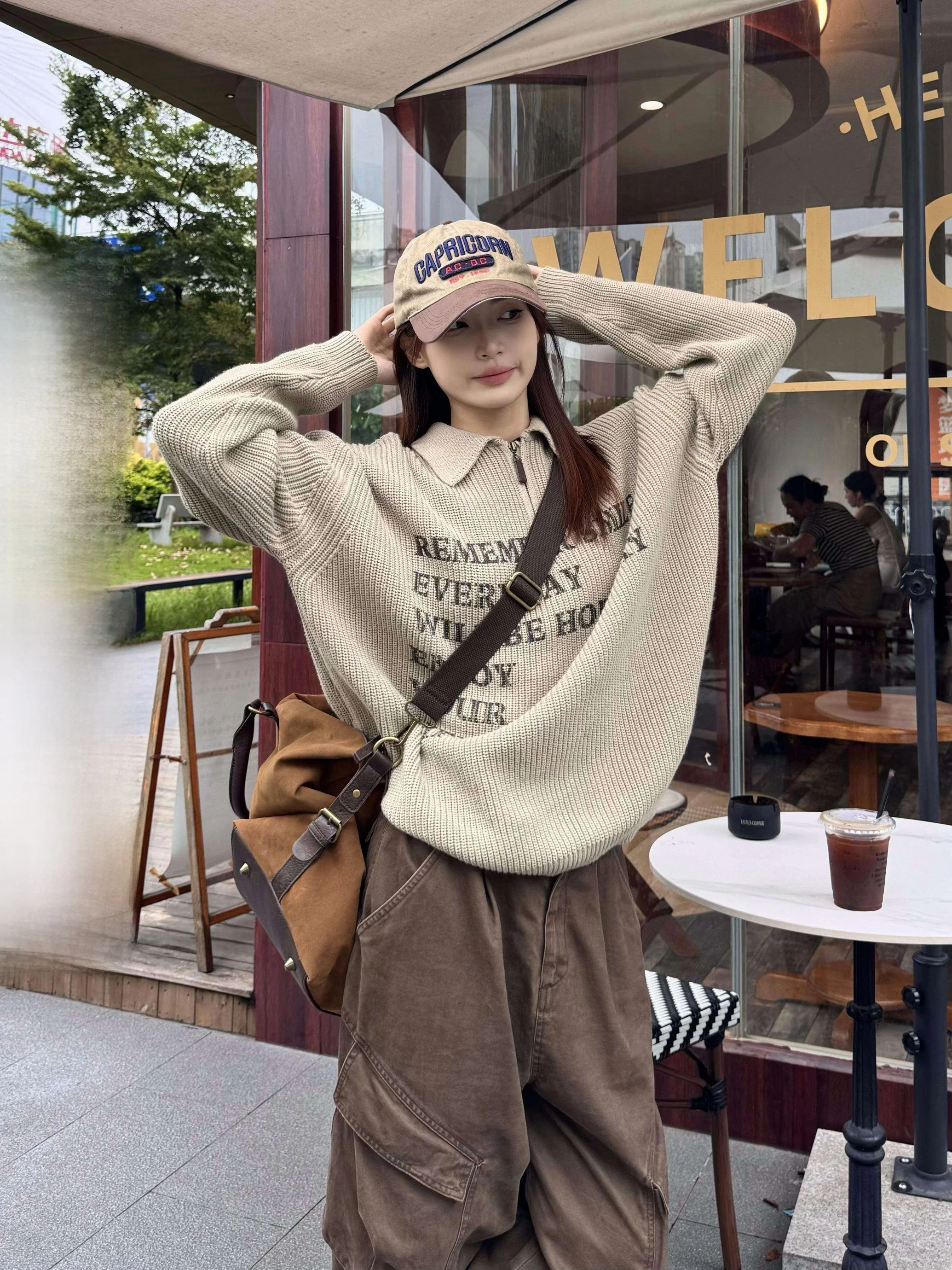 XFX американский свободный свитер на молнии в стиле ретро, женский повседневный утягивающий топ с буквенным принтом, уличная осенняя одежда
XFX американский свободный свитер на молнии в стиле ретро, женский повседневный утягивающий топ с буквенным принтом, уличная осенняя одежда