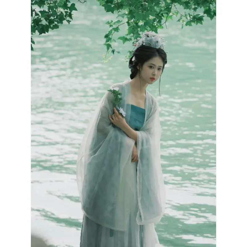 Hanfu women's cold wind ancient dress suspender long shirt one piece waist skirt set 2026 new
Hanfu women's cold wind ancient dress suspender long shirt one piece waist skirt set 2026 new