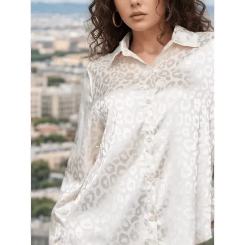 2025 Autumn Commuter shirt: Leopard print pattern, straight-pocket lapel long-sleeved top
2025 Autumn Commuter shirt: Leopard print pattern, straight-pocket lapel long-sleeved top