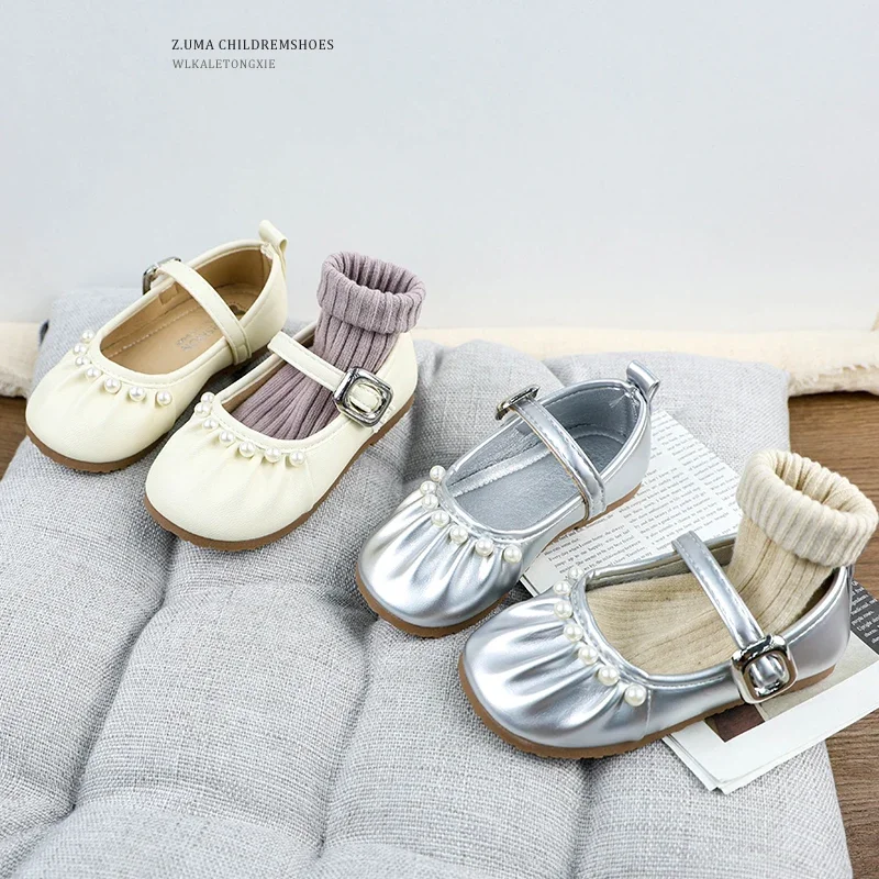 Classic Girls Leather Shoes Fashion Pearl Pleated Children School Performance Shoes Soft Bottom Causal Kids Princess Flat Shoes
Classic Girls Leather Shoes Fashion Pearl Pleated Children School Performance Shoes Soft Bottom Causal Kids Princess Flat Shoes