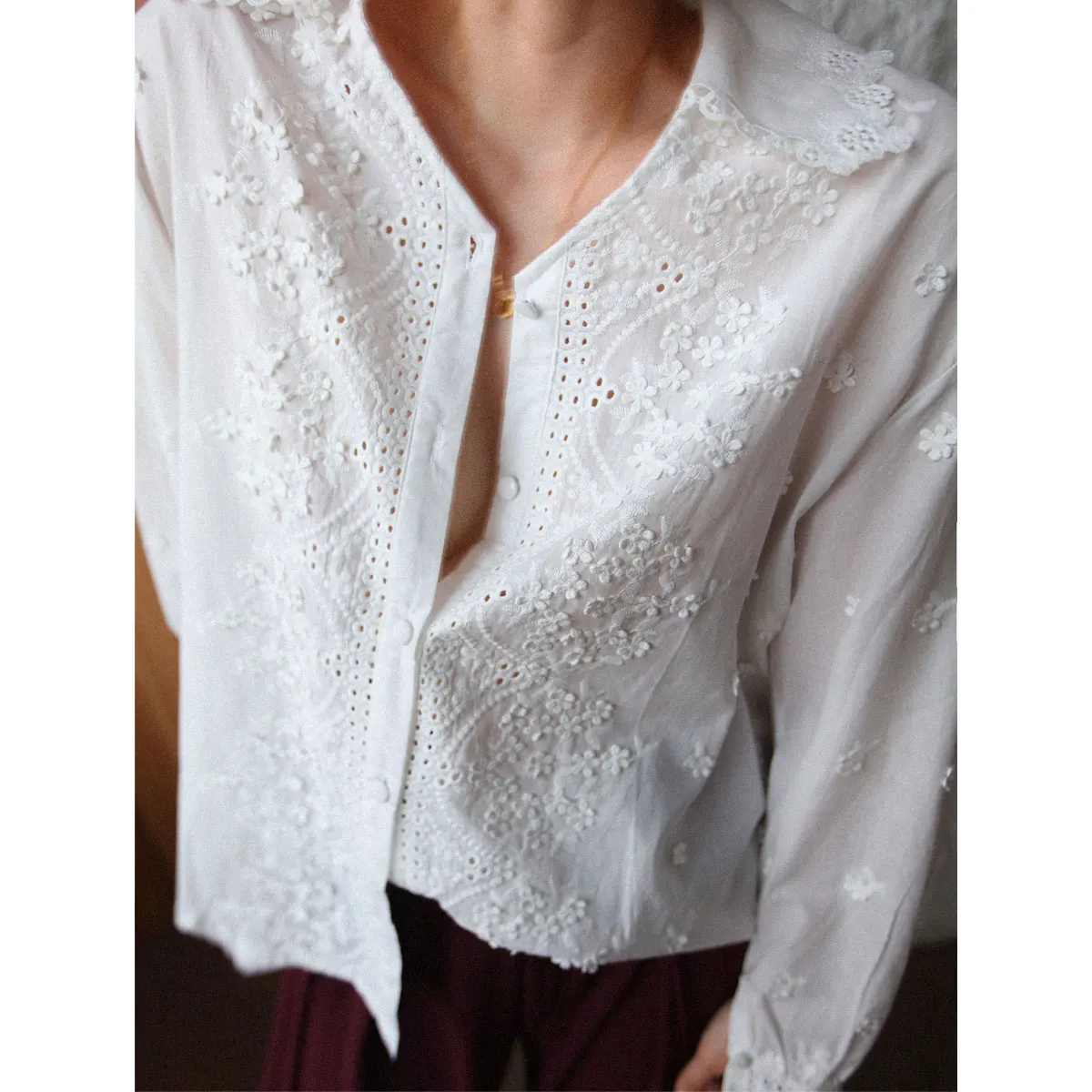 Ele White Embroidered Floral irt 3D Design by Ast Editor Store Women's Premium Quali Long Sve French Sle Loose Fit
Ele White Embroidered Floral irt 3D Design by Ast Editor Store Women's Premium Quali Long Sve French Sle Loose Fit