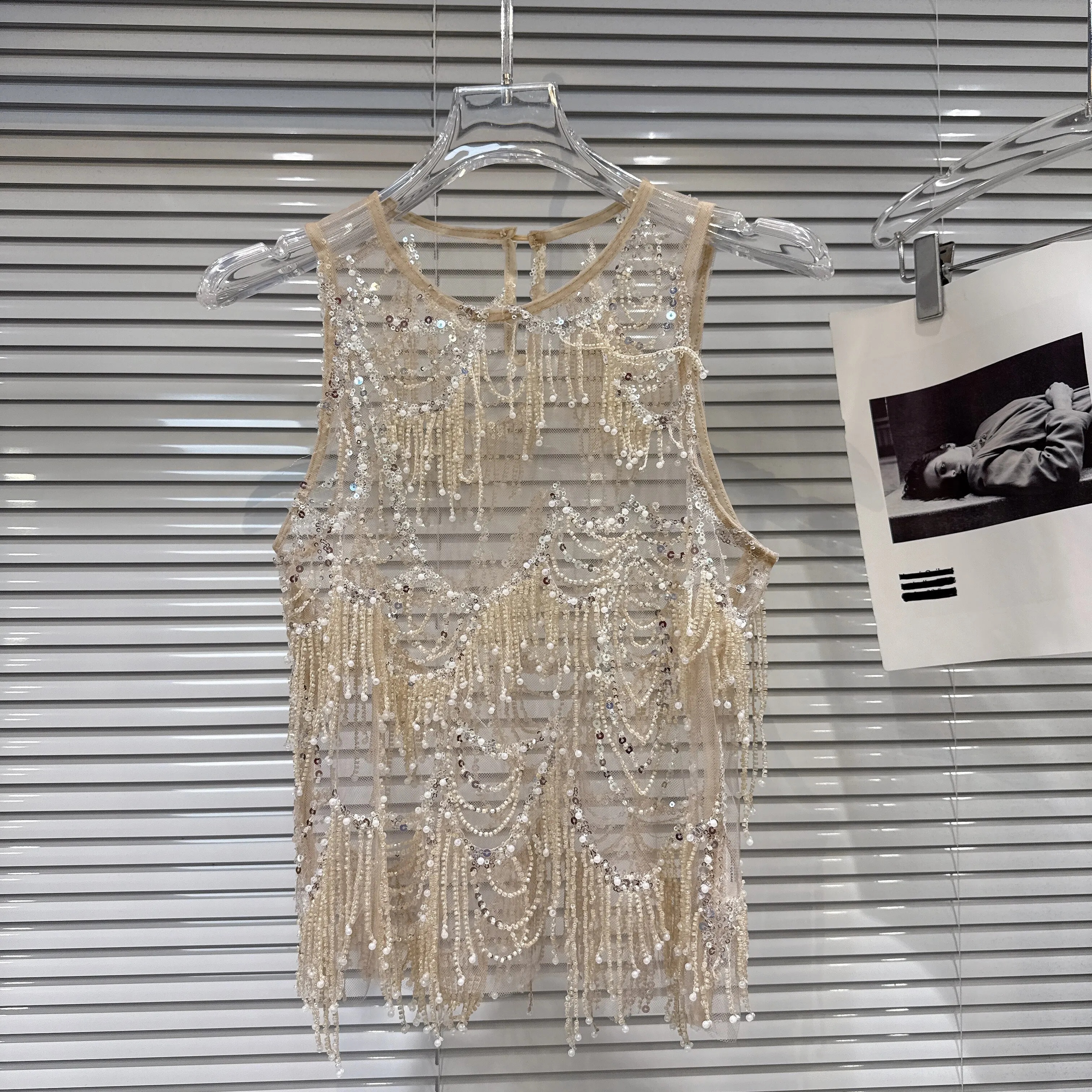 Women's Summer Sexy See Through Beading Tassel Sequined Tank Top Lady High Street Bling Bling Sleeveless Tank Top
Women's Summer Sexy See Through Beading Tassel Sequined Tank Top Lady High Street Bling Bling Sleeveless Tank Top