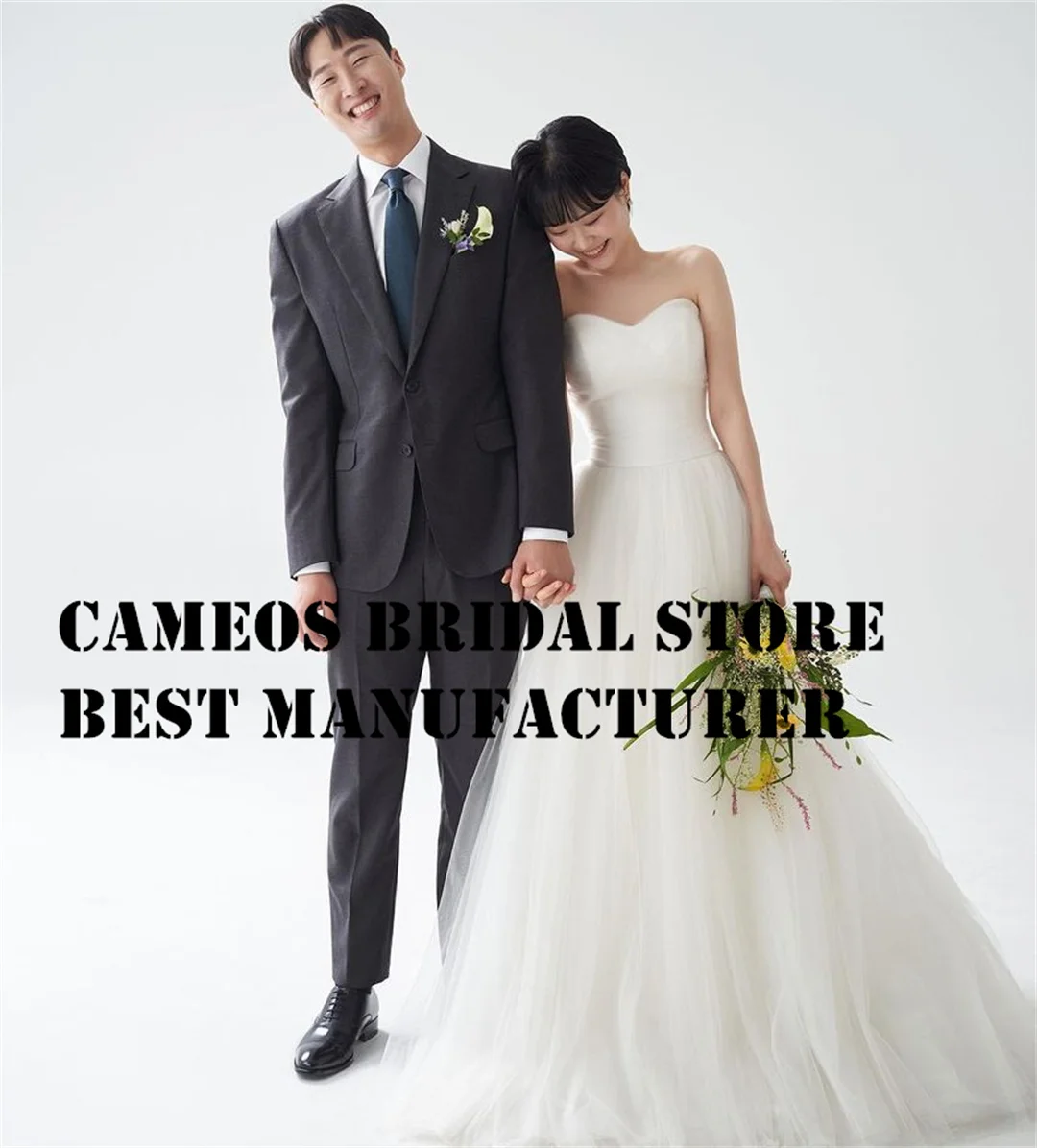 SONDR Custom Made Strapless Wedding Dresses Korea High End Tulle Sleeveless Princess Brides Gowns Ivory Women Bridal Dresses
SONDR Custom Made Strapless Wedding Dresses Korea High End Tulle Sleeveless Princess Brides Gowns Ivory Women Bridal Dresses