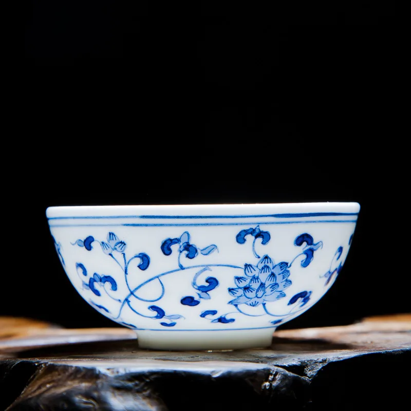 Jingdezhen Ceramic Egg-Shell Porcelain Small Cup Blue and White Handmade Set Pu'er Personal
Jingdezhen Ceramic Egg-Shell Porcelain Small Cup Blue and White Handmade Set Pu'er Personal