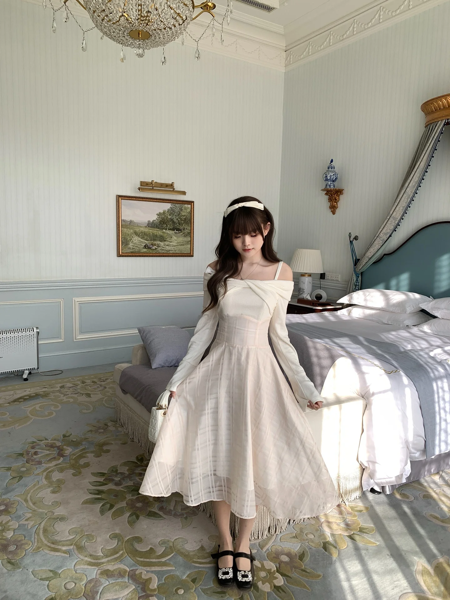 Нежное вязаное платье на одно плечо с кружевными вставками, длинная юбка А-силуэта из полиэстера, в нежном стиле для повседневной носки
Нежное вязаное платье на одно плечо с кружевными вставками, длинная юбка А-силуэта из полиэстера, в нежном стиле для повседневной носки