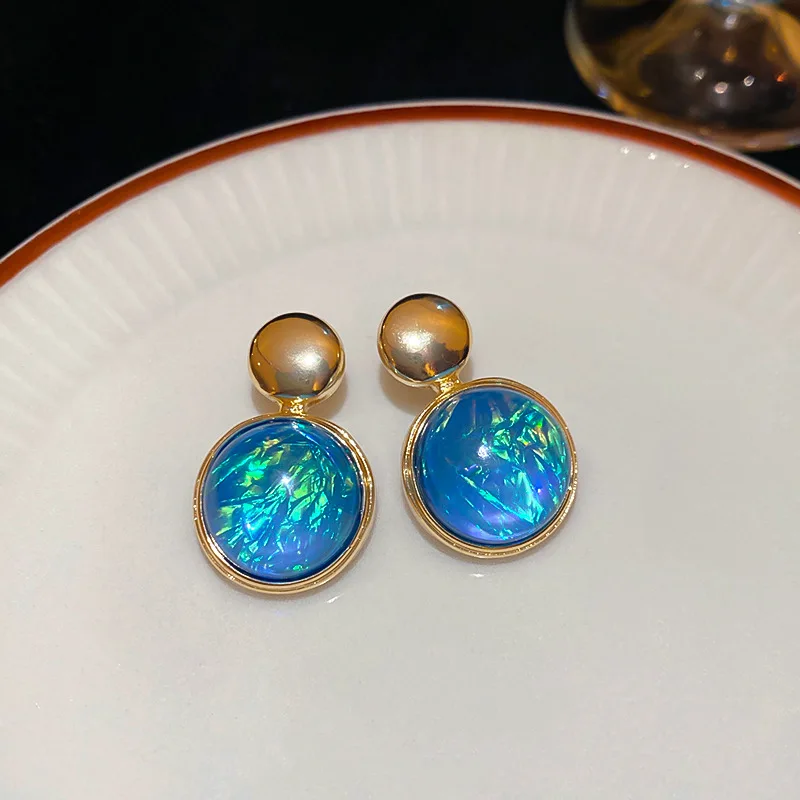 Iridescent Resin Stud Earrings for Women Modern Oriental Lightweight Hypoallergenic Wedding Jewelry Gift Unique Design
Iridescent Resin Stud Earrings for Women Modern Oriental Lightweight Hypoallergenic Wedding Jewelry Gift Unique Design
