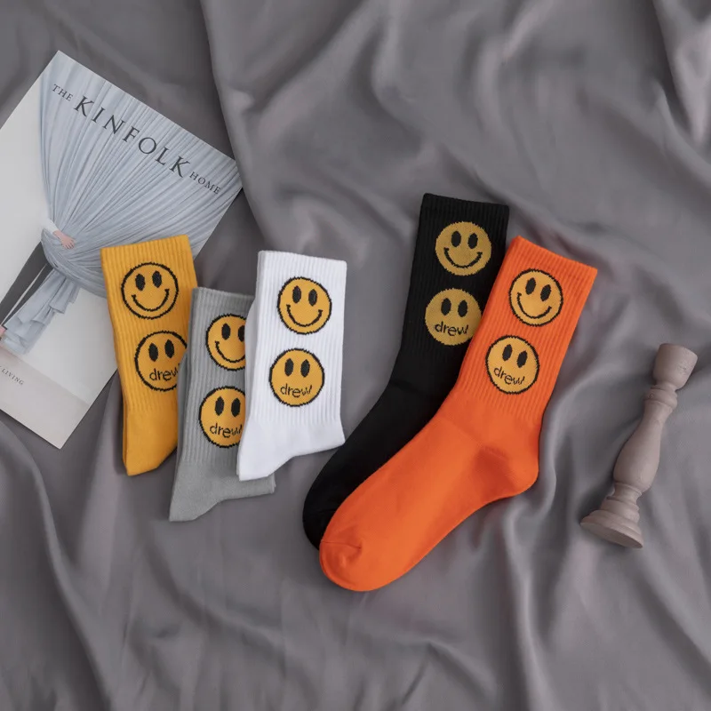 Drew House double-cheeked cotton socks, sports socks, mid-calf socks, street hip-hop style socks
Drew House double-cheeked cotton socks, sports socks, mid-calf socks, street hip-hop style socks