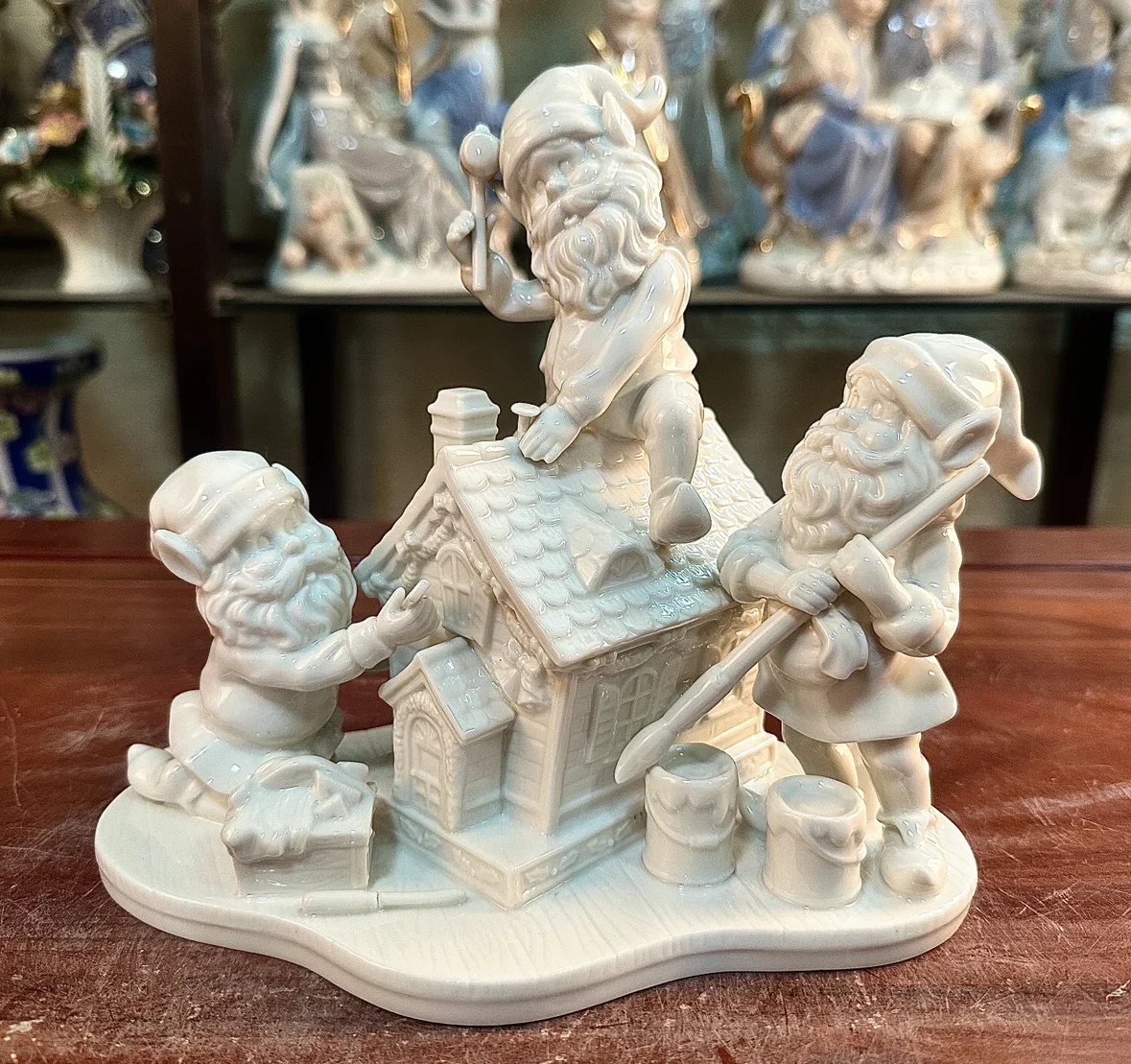 OWELL Ceramic Decorative Ornaments Santa Fixes Houses Figurines Home Furnishing Living Room Ornament Gift Party Decor Gifts
OWELL Ceramic Decorative Ornaments Santa Fixes Houses Figurines Home Furnishing Living Room Ornament Gift Party Decor Gifts