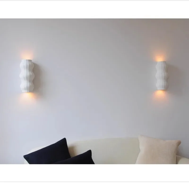 Japanese silk wall lamp, semicircular aisle designer hotel bedroom bedside, background wall study wall lamp dining
Japanese silk wall lamp, semicircular aisle designer hotel bedroom bedside, background wall study wall lamp dining