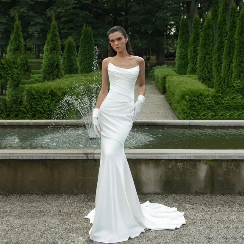 Classic White Mermaid Long Wedding Dress Sexy Strapless Pleated Bridal Gown Simple Backless with Zipper Floor-Length Customized
Classic White Mermaid Long Wedding Dress Sexy Strapless Pleated Bridal Gown Simple Backless with Zipper Floor-Length Customized