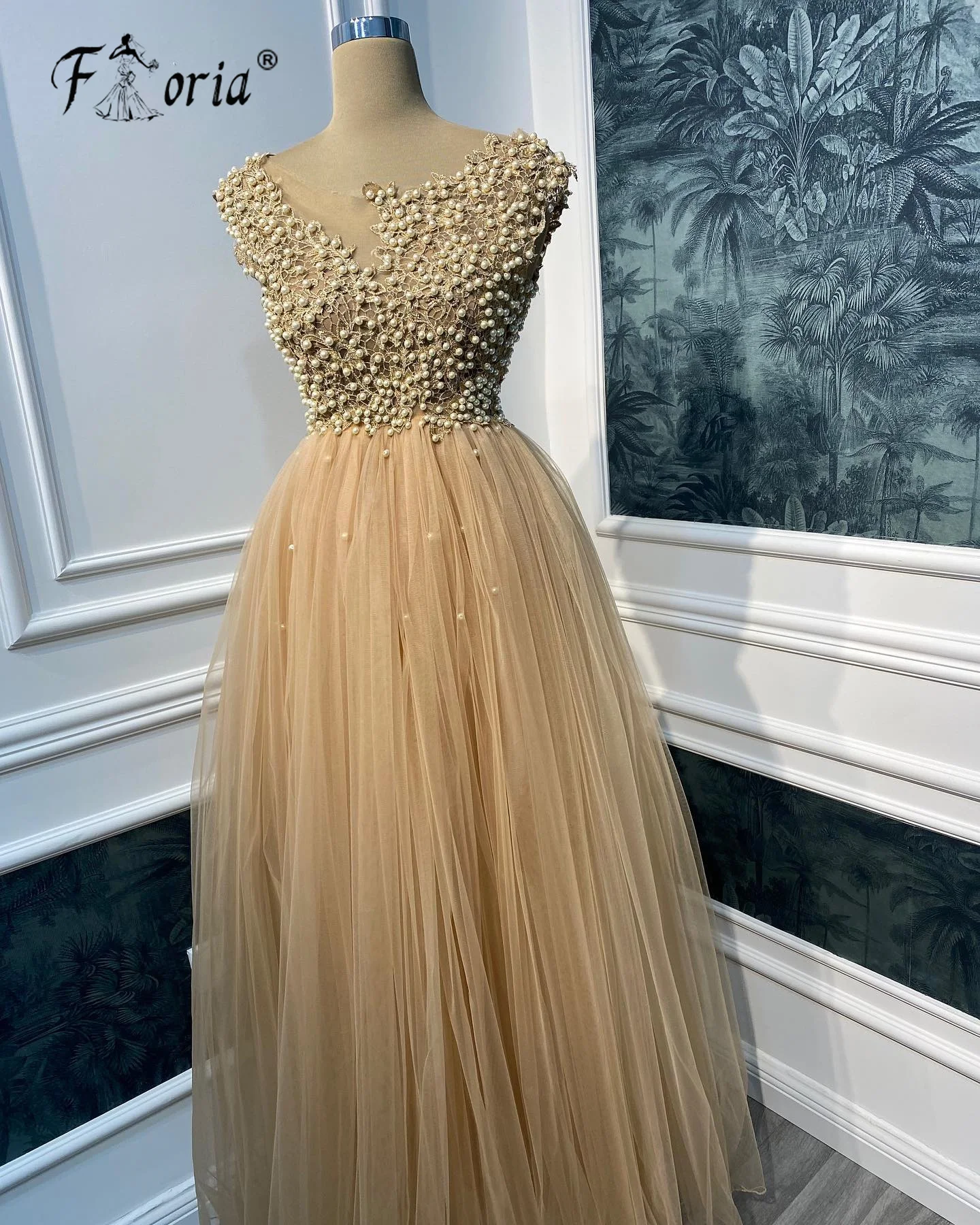Elegant Pearls Tulle Evening Dress Champagne Lace A Line Long Prom Dresses Celebration Party Customized Color Plus Size
Elegant Pearls Tulle Evening Dress Champagne Lace A Line Long Prom Dresses Celebration Party Customized Color Plus Size