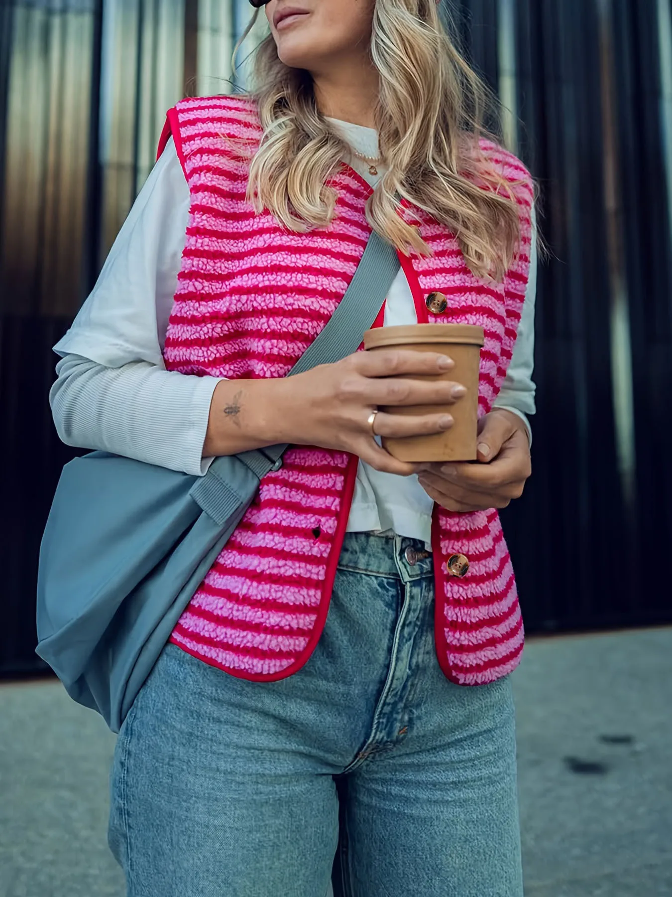 Trendy Women's Striped Oversize Cardigan Vest with Side kets Plu oulder Jaet European Sle Thiened Loose Fit roun...
Trendy Women's Striped Oversize Cardigan Vest with Side kets Plu oulder Jaet European Sle Thiened Loose Fit roun...