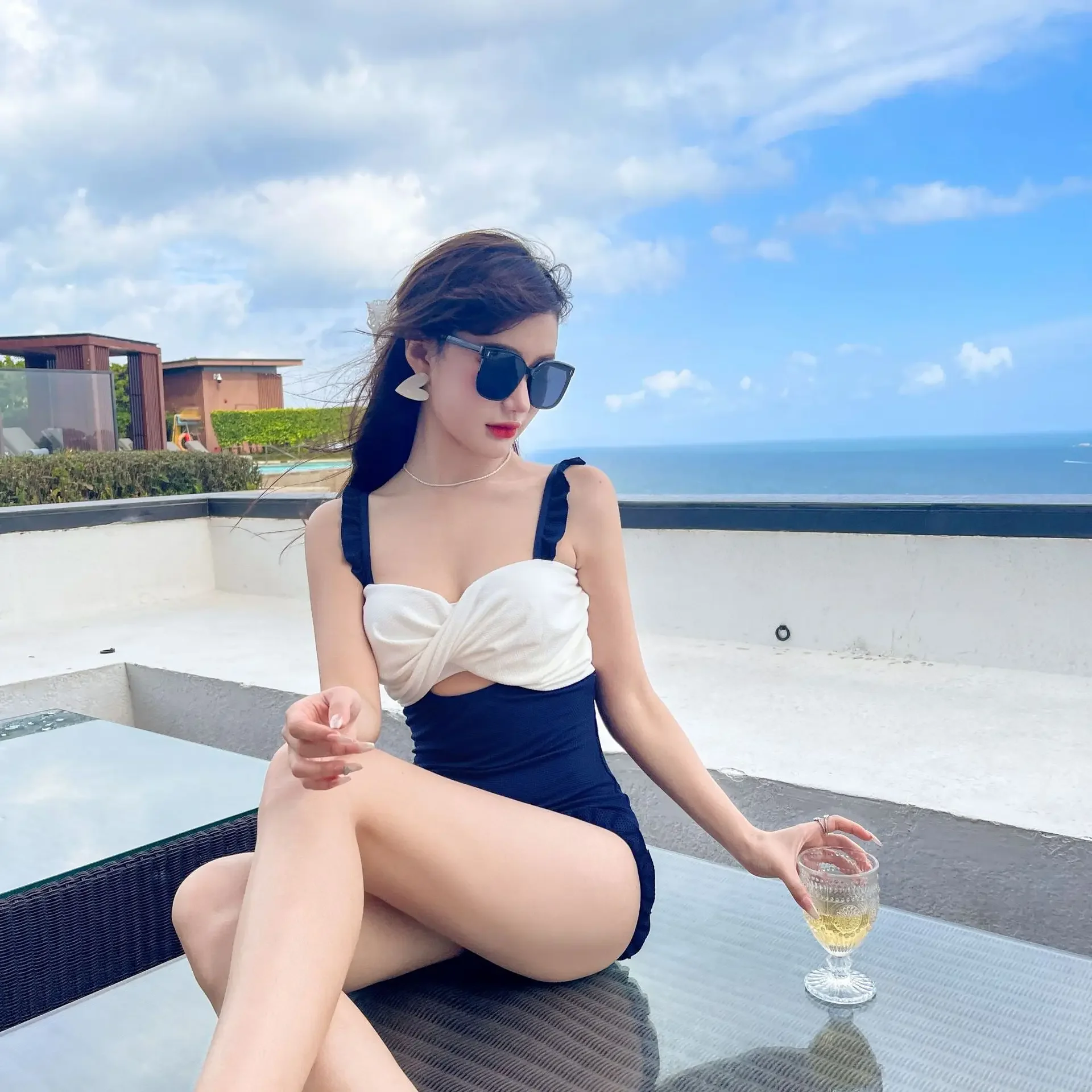 New One-piece Swimsuit Women's High Waist Skirt South Korea Sexy Bra Suspender Backless Slim Tight Swimsuit Two-piece Set
New One-piece Swimsuit Women's High Waist Skirt South Korea Sexy Bra Suspender Backless Slim Tight Swimsuit Two-piece Set