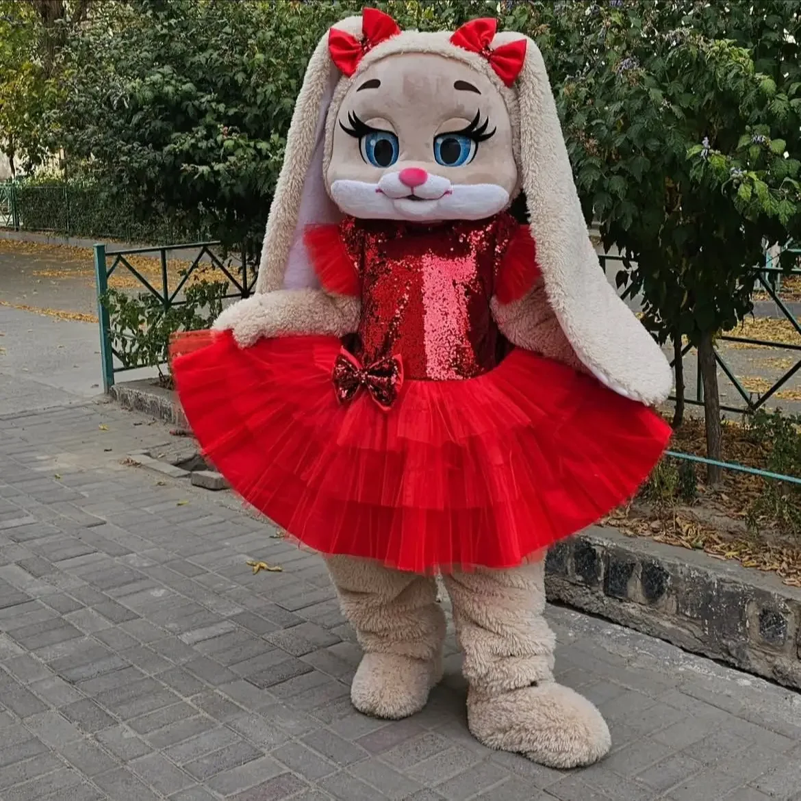 Cute Brown Hare Rabbit Mascot Costume with Red Dress Long Ears Halloween Christmas Fancy Cartoon Plush Fancy Outfits
Cute Brown Hare Rabbit Mascot Costume with Red Dress Long Ears Halloween Christmas Fancy Cartoon Plush Fancy Outfits