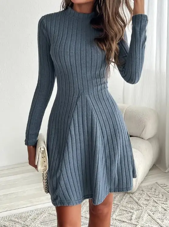 Autumn New Women's Slim Fit Semi High Neck Waist Cinched Solid Color A-Line Skirt Long Sleeved Pit Stripe Knitted Dress
Autumn New Women's Slim Fit Semi High Neck Waist Cinched Solid Color A-Line Skirt Long Sleeved Pit Stripe Knitted Dress