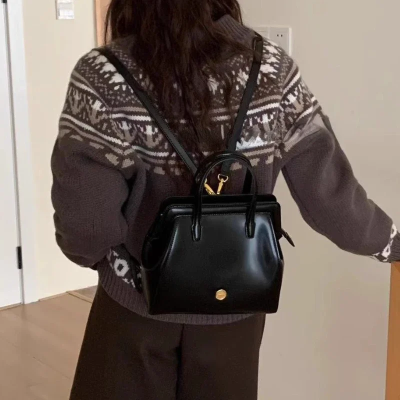 Chikage Retro All-match Large Capacity Shoulder Bag Simple Leisure Women's Backpack Multi-function Leather Portable Handbag
Chikage Retro All-match Large Capacity Shoulder Bag Simple Leisure Women's Backpack Multi-function Leather Portable Handbag