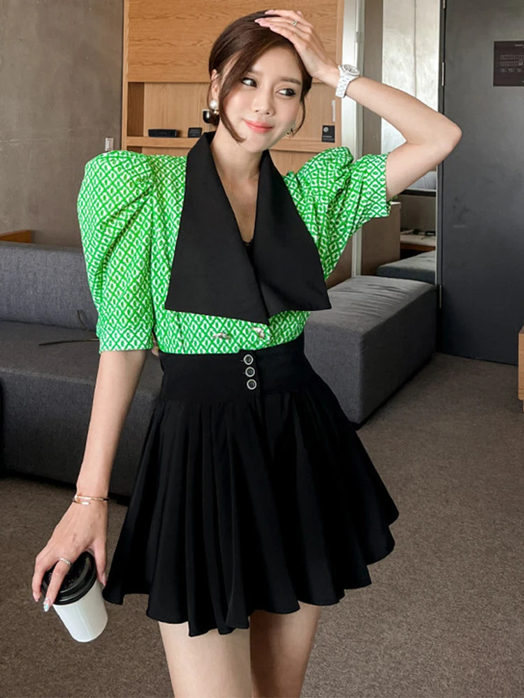 Korean 2 Pieces Outfits Women Sweet Casual Retro Lace Short Crop Tops Shirt Blouse Lady Pleated Mini Skirt Mujer Femme Slim Sets
Korean 2 Pieces Outfits Women Sweet Casual Retro Lace Short Crop Tops Shirt Blouse Lady Pleated Mini Skirt Mujer Femme Slim Sets