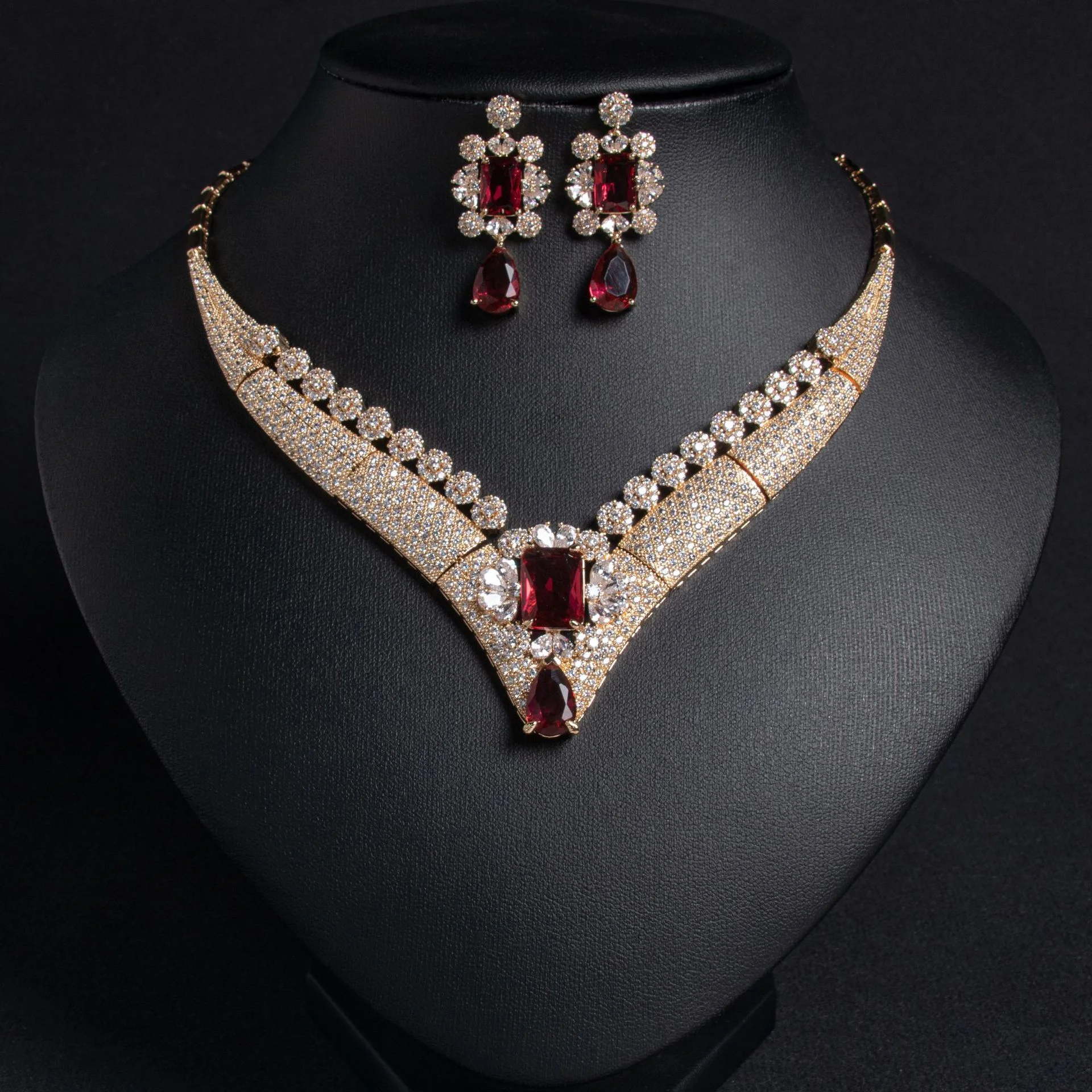 Vintage Gold Blue European Style High-end Zircon Necklace Earrings Set Summer Fashion Water Drop Jewelry Wholesale
Vintage Gold Blue European Style High-end Zircon Necklace Earrings Set Summer Fashion Water Drop Jewelry Wholesale