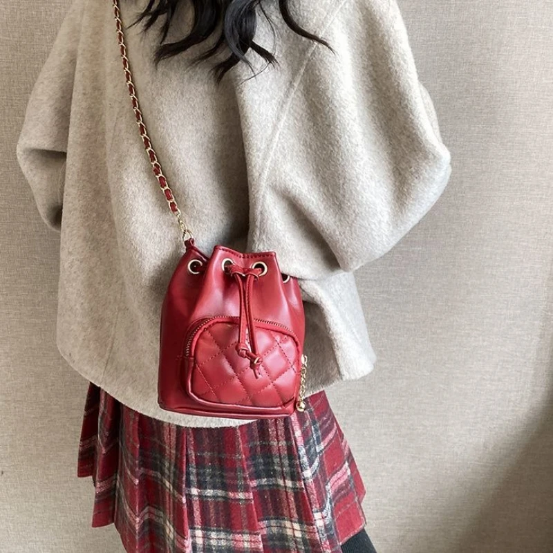 High-end Texture Diamond-shaped Chain Single-shoulder Crossbody Bucket Bag Autumn Winter 2025 New Versatile Wome Popular Package
High-end Texture Diamond-shaped Chain Single-shoulder Crossbody Bucket Bag Autumn Winter 2025 New Versatile Wome Popular Package