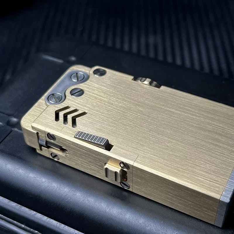 2024 Handmade Brass Mechanical Automatic Ignition Gasoline Lighter Titanium Alloy Material Series Boyfriend Lighter
2024 Handmade Brass Mechanical Automatic Ignition Gasoline Lighter Titanium Alloy Material Series Boyfriend Lighter