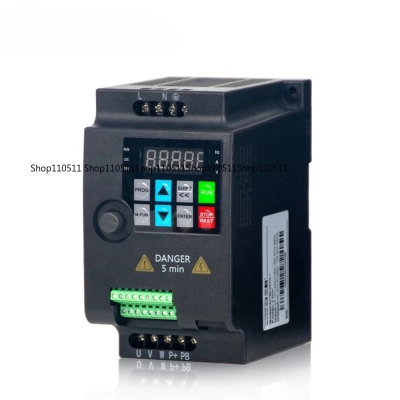 Mini inverter 0.75kw1.5kw2.2KW single-phase 220v three-phase 380V motor governor controller
Mini inverter 0.75kw1.5kw2.2KW single-phase 220v three-phase 380V motor governor controller