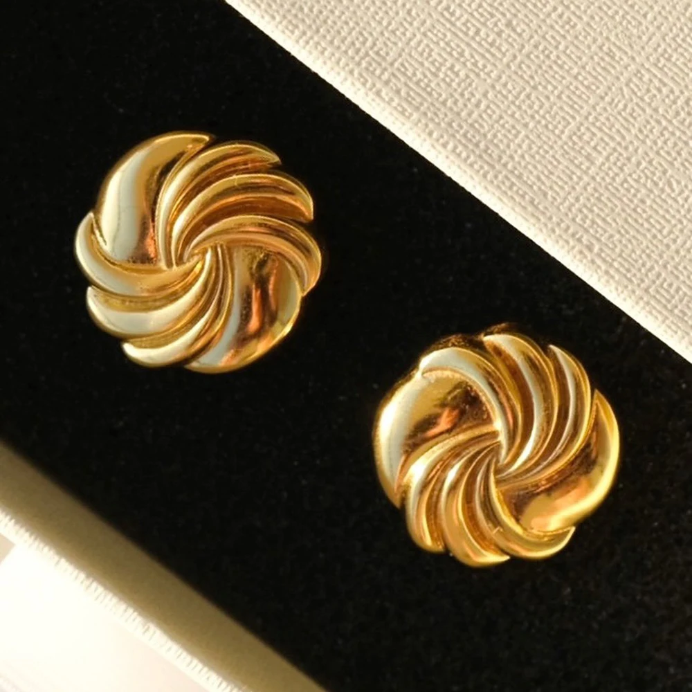Vintage Round Chunky Twisted Stud Earrings for Women Gold Plated Stainless Steel Piercing Earring Statement Jewelry Waterproof
Vintage Round Chunky Twisted Stud Earrings for Women Gold Plated Stainless Steel Piercing Earring Statement Jewelry Waterproof