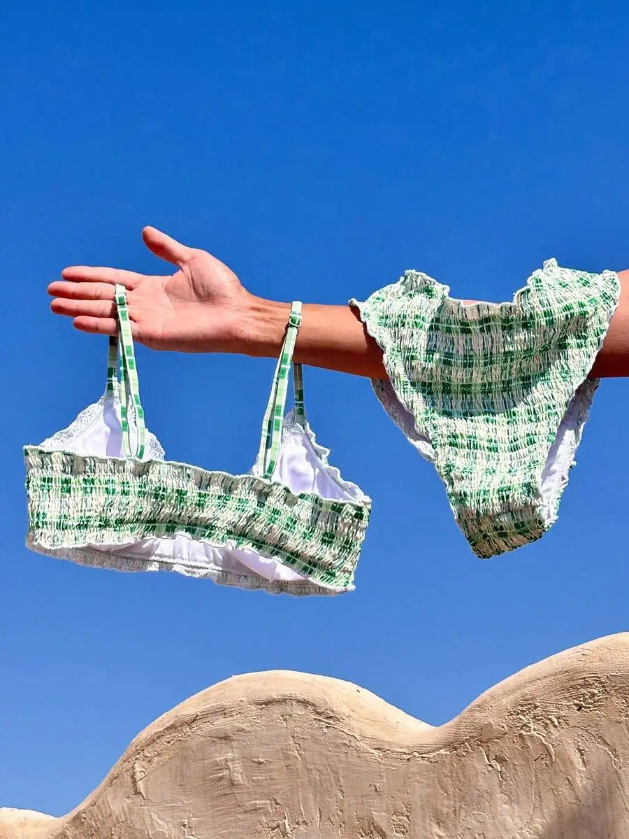 Plaid Print Smocked Spaghetti Strap Tankini Bikini Set
Plaid Print Smocked Spaghetti Strap Tankini Bikini Set