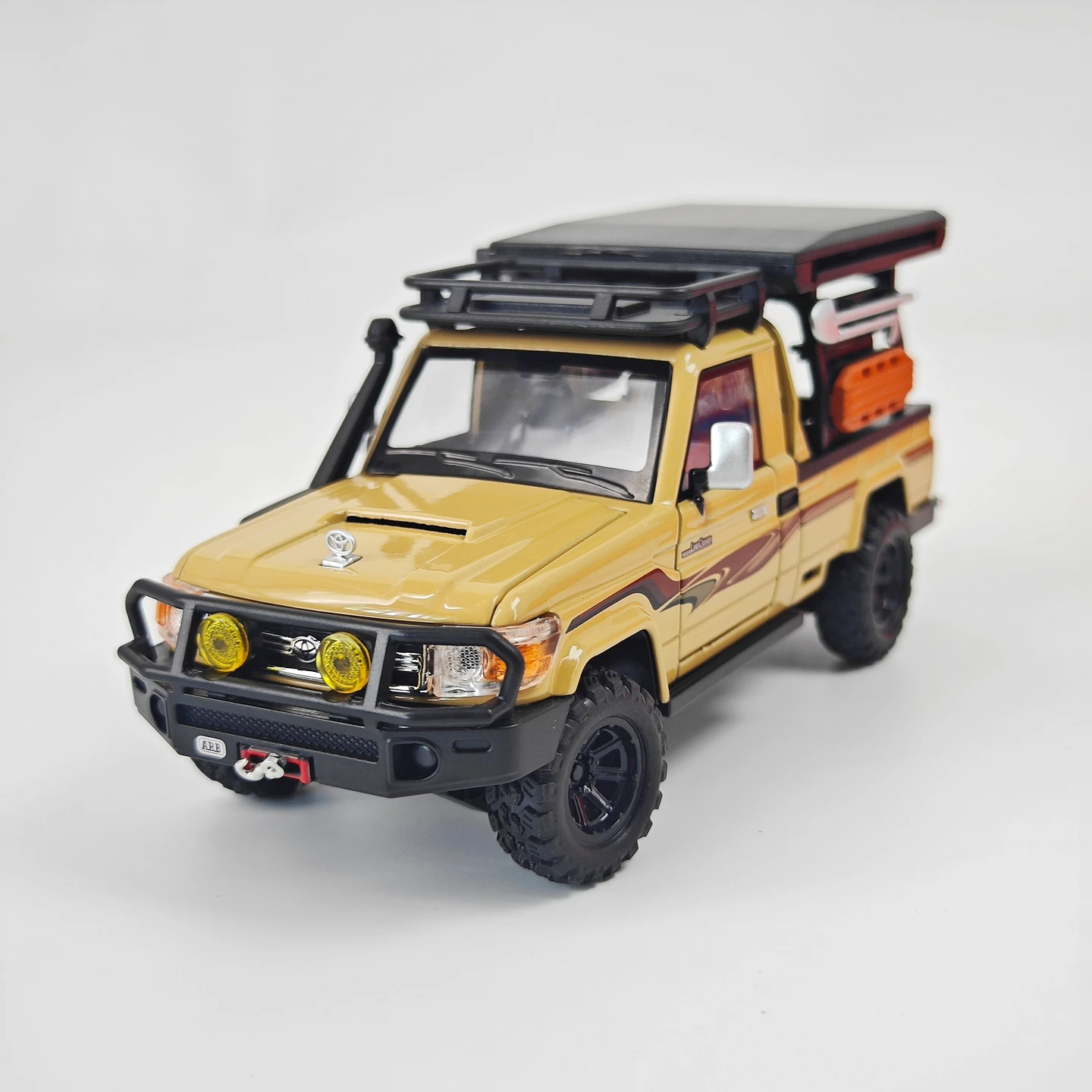 1: 32 simulation Toyota Cruze LC79 alloy car model for transportation off-road vehicle, doors can be opened
1: 32 simulation Toyota Cruze LC79 alloy car model for transportation off-road vehicle, doors can be opened