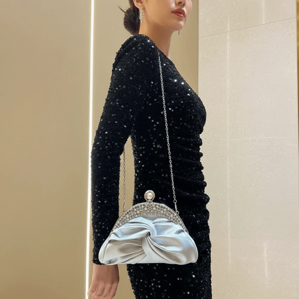 Sparkly Rhinestone Evening Clutch Hollow-out Satin-like Luxury Party Pochette Chic Glittery Ruched Knot Bag Banquet
Sparkly Rhinestone Evening Clutch Hollow-out Satin-like Luxury Party Pochette Chic Glittery Ruched Knot Bag Banquet