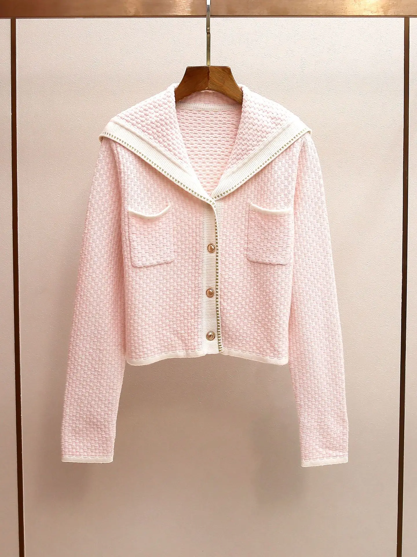 High-end women's autumn winter color-blocked sailor collar cardigan with textured knit top cardigan femme alternative top coat
High-end women's autumn winter color-blocked sailor collar cardigan with textured knit top cardigan femme alternative top coat