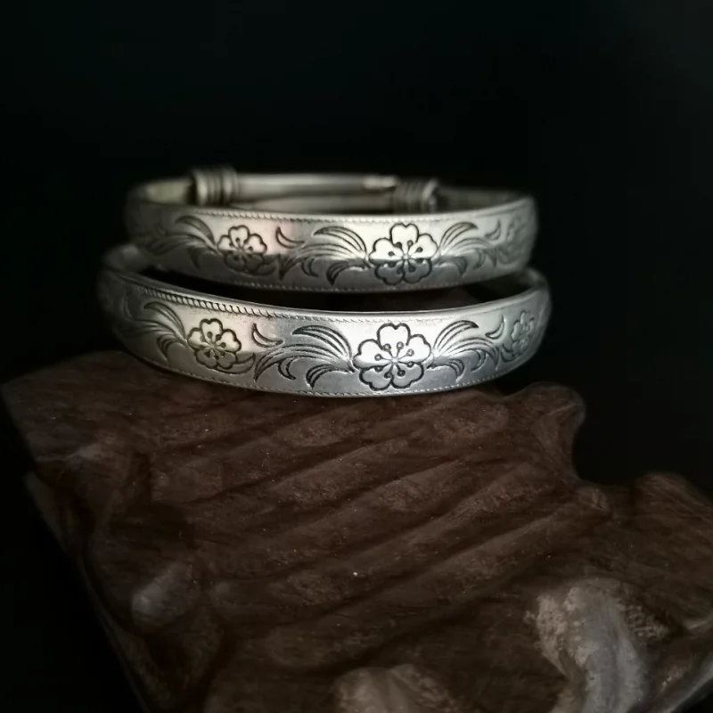 Silver Bracelets Pair Ethnic Style Bracelets Pure Handmade Miao Silver Carved Solid Bracelet Two Vintage Antiqued Hand Rings
Silver Bracelets Pair Ethnic Style Bracelets Pure Handmade Miao Silver Carved Solid Bracelet Two Vintage Antiqued Hand Rings