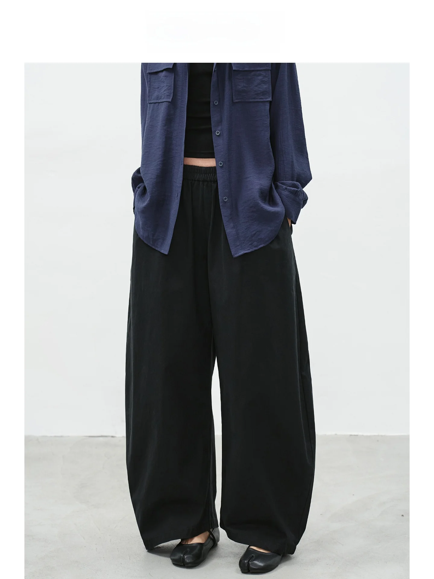 EIGHTHMONTH Women's Loose Wide Leg Casual Pants High Waist Elastic Waist Balloon Pants Black Slimming Design Winter Collection
EIGHTHMONTH Women's Loose Wide Leg Casual Pants High Waist Elastic Waist Balloon Pants Black Slimming Design Winter Collection