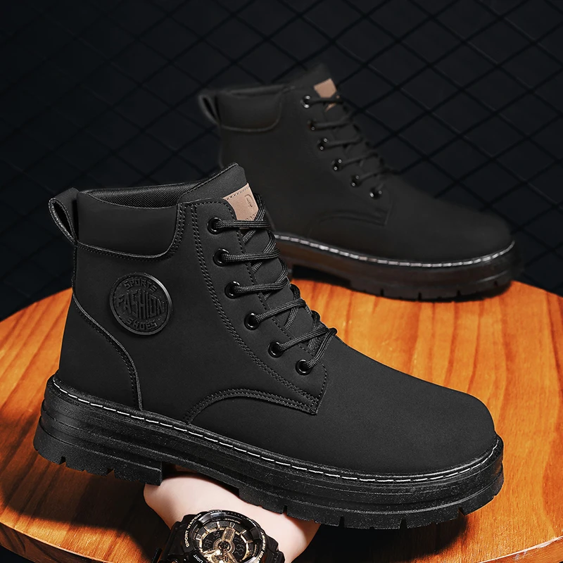 Casual High-Top Men's Boots Waterproof Black Boots Trendy Shoes British Style round Toe Rubber Outsole PU Leather Upper
Casual High-Top Men's Boots Waterproof Black Boots Trendy Shoes British Style round Toe Rubber Outsole PU Leather Upper