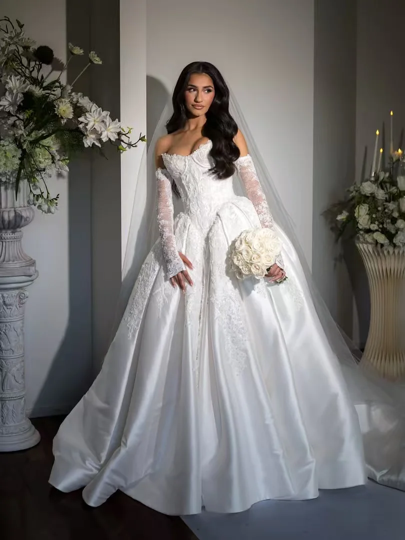 Strapless Sweetheart Satin Ballgown Wedding Dress Detachable Lace Sleeve Corset Lace Up Train Custom Plus Size Bridal Gown
Strapless Sweetheart Satin Ballgown Wedding Dress Detachable Lace Sleeve Corset Lace Up Train Custom Plus Size Bridal Gown