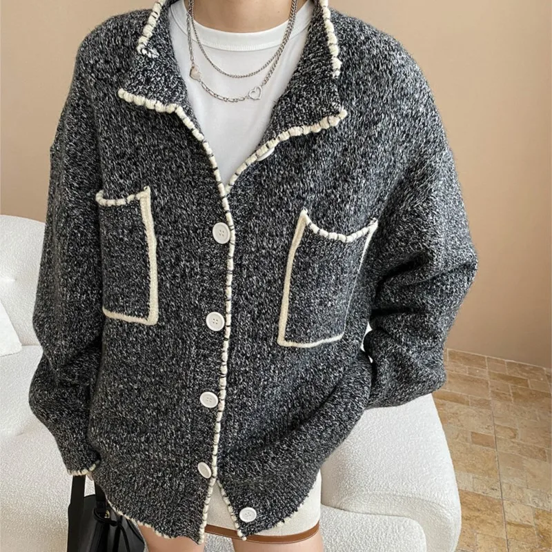 2025 Autumn And Winter Women's Sweater Casual Solid Color Stand Up Collar Long Sleeved Pocket Decoration Loose Cardigan Sweater
2025 Autumn And Winter Women's Sweater Casual Solid Color Stand Up Collar Long Sleeved Pocket Decoration Loose Cardigan Sweater