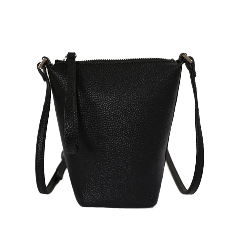 Luxury Leather Diaper Bag For Women Trendy Design Casual Crossbody Handbag Elegant Classic Commuter Messenger Purse
Luxury Leather Diaper Bag For Women Trendy Design Casual Crossbody Handbag Elegant Classic Commuter Messenger Purse