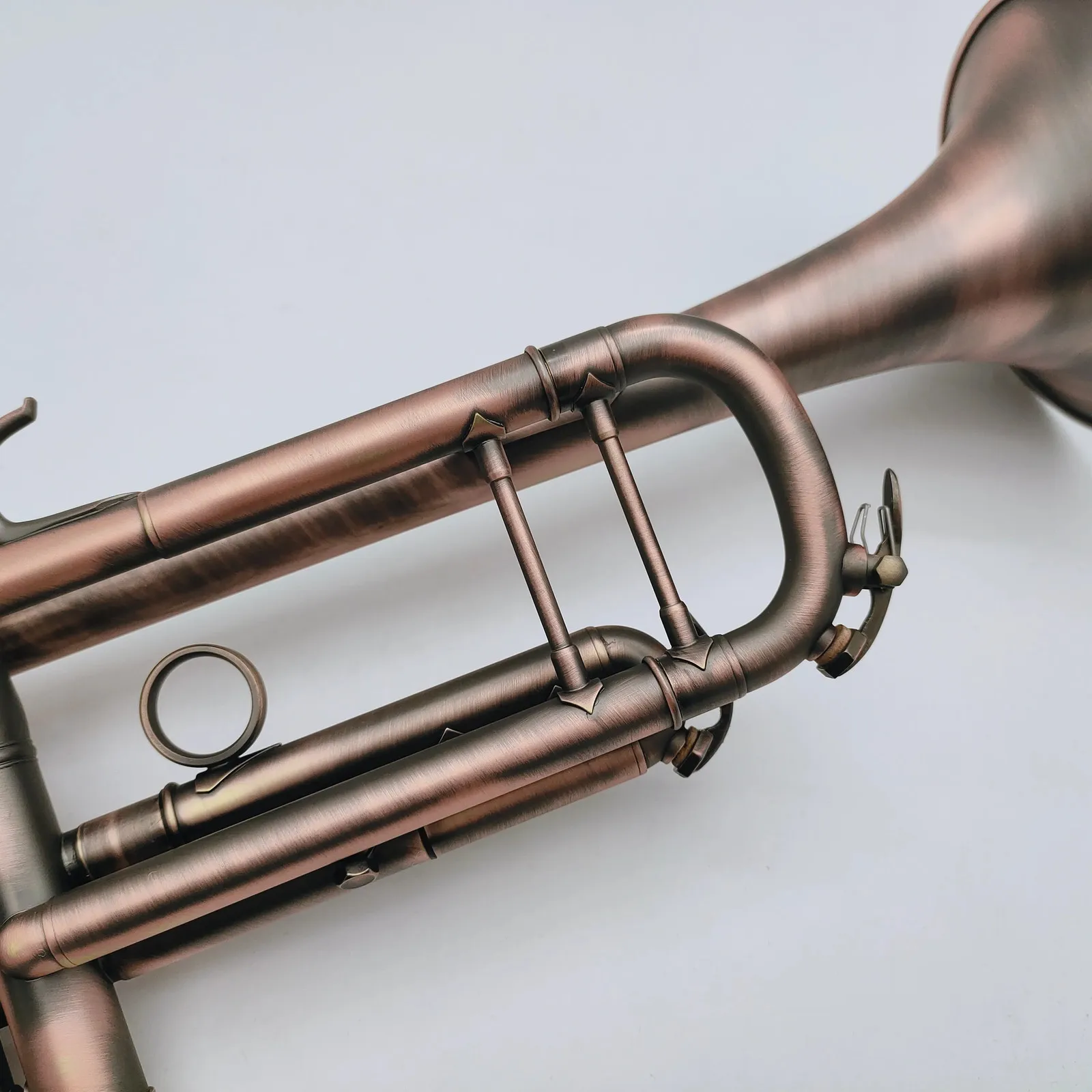 2026 hot new Brass Instrument Bb Tune Trumpet Antique Copper Plated Professional Sax
2026 hot new Brass Instrument Bb Tune Trumpet Antique Copper Plated Professional Sax