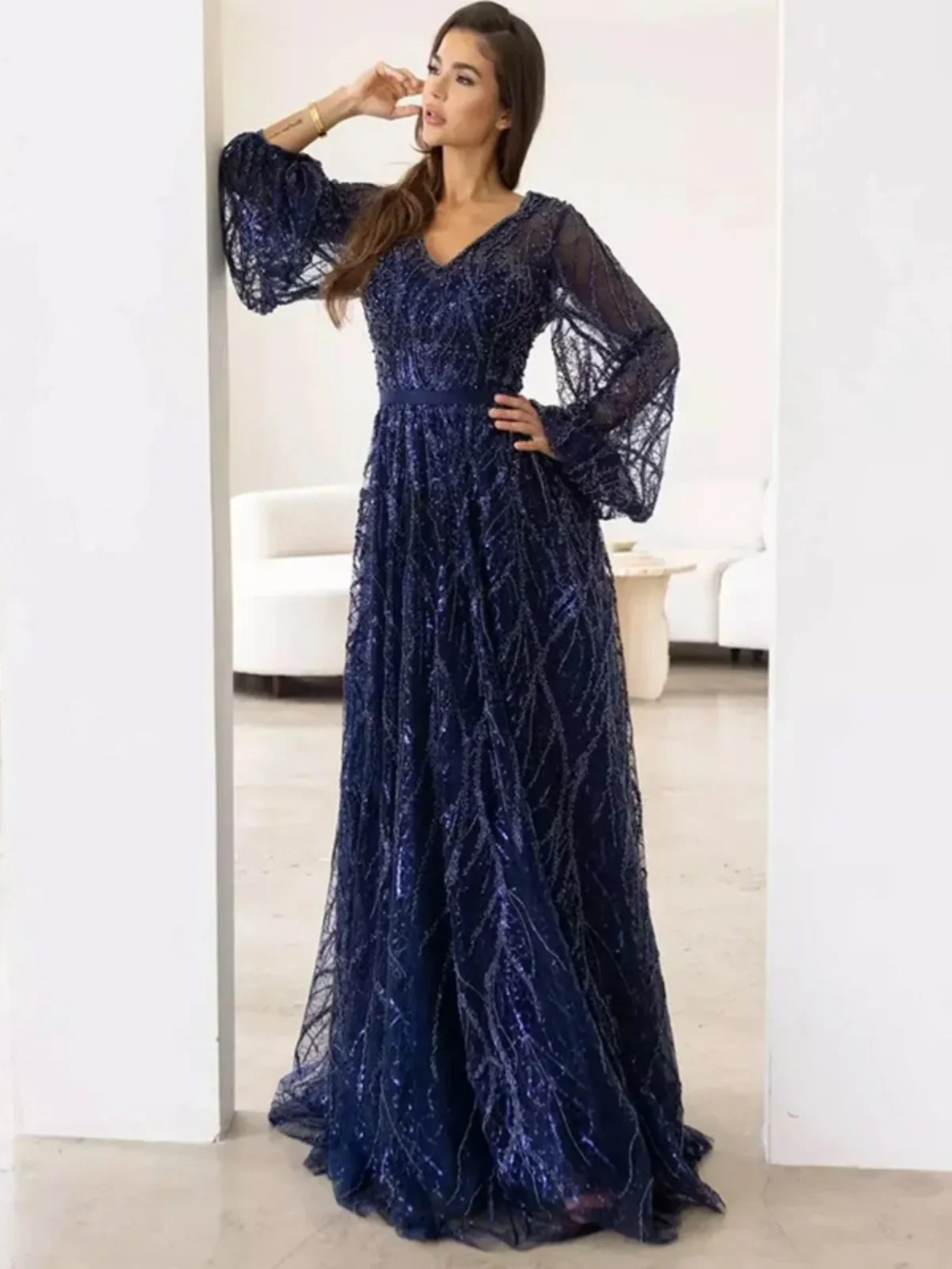 Длинное платье с блестками и кисточками и поясом, женское платье-фонарь из полиэфирного волокна, све, макси-платье, вечернее платье
Длинное платье с блестками и кисточками и поясом, женское платье-фонарь из полиэфирного волокна, све, макси-платье, вечернее платье