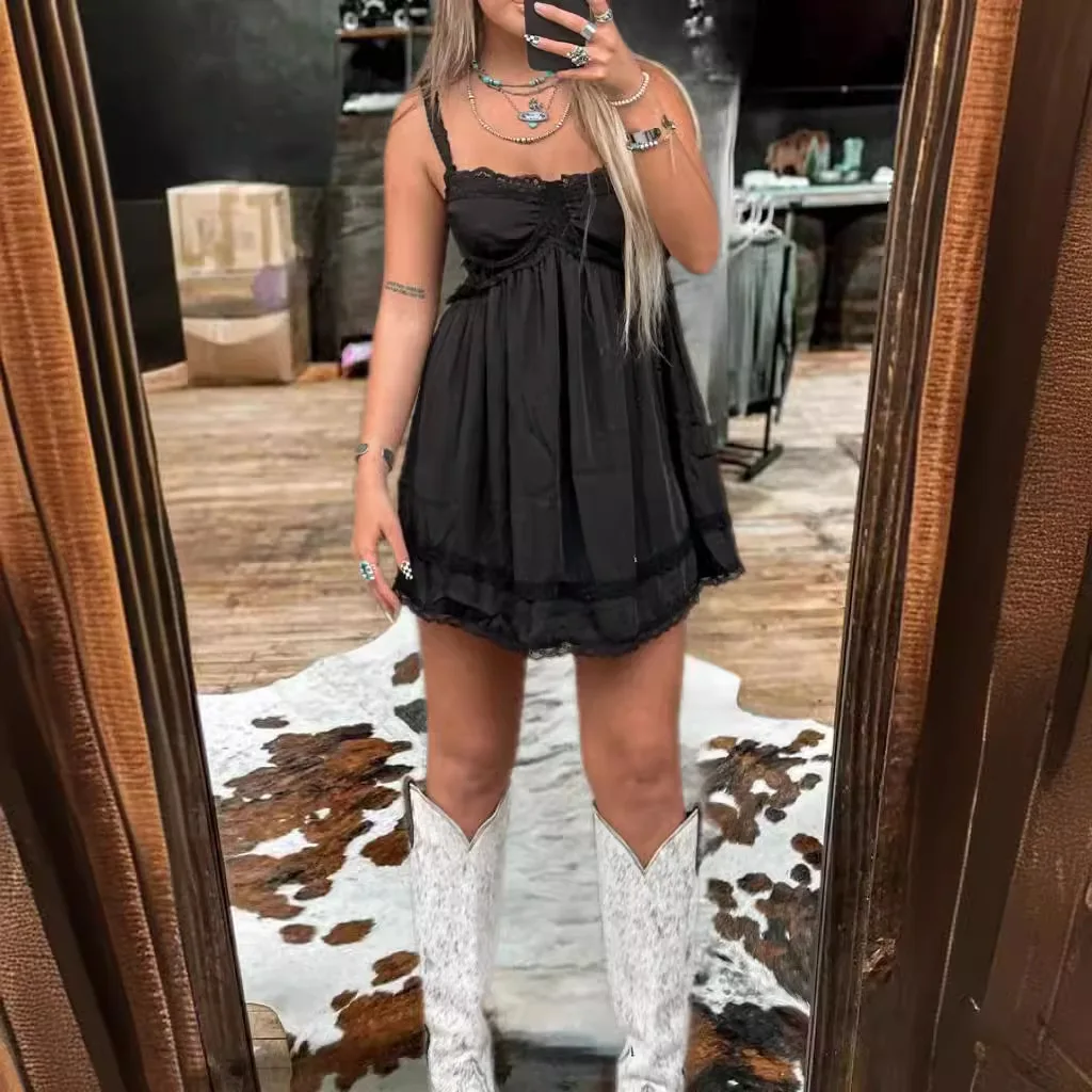 Sexy Lace Splicing Suspender Dress Fashion Slim Solid Color High Waist A-line Folds Mini Dress Casual Vacation Style Dresses 
Sexy Lace Splicing Suspender Dress Fashion Slim Solid Color High Waist A-line Folds Mini Dress Casual Vacation Style Dresses